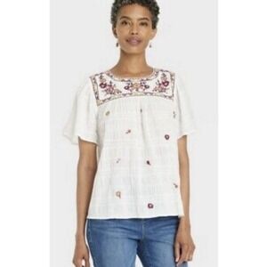 Knox Rose White Short Sleeve Embroidered Peasant Top with Pink & Purple Accents
